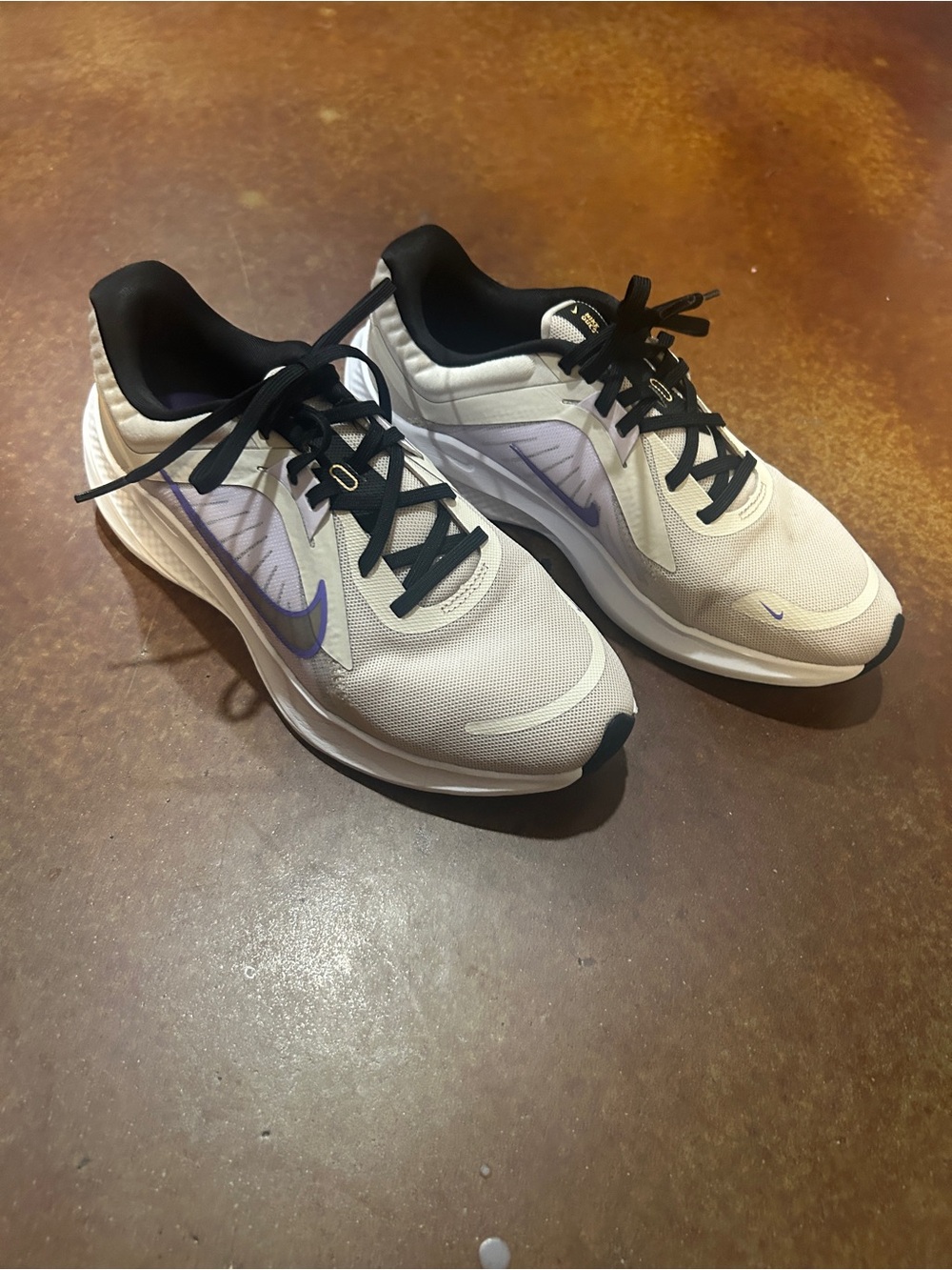 Nike Quest White & Purple Running Shoes size 7.5